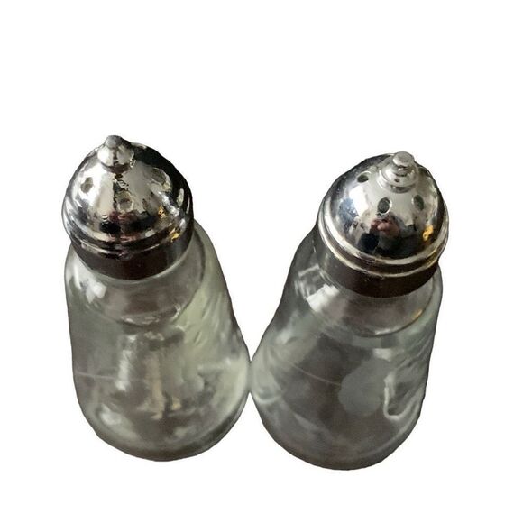 Vintage PRINCESS HOUSE Heritage Pattern Salt & Pepper Shakers - Picture 3 of 10